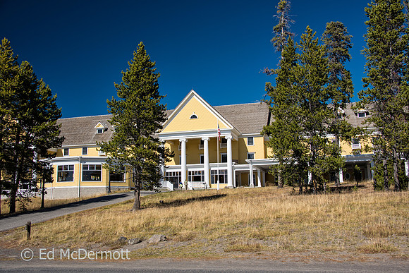 Yellowstone Hotel