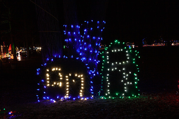 Elgin Park Christmas light display