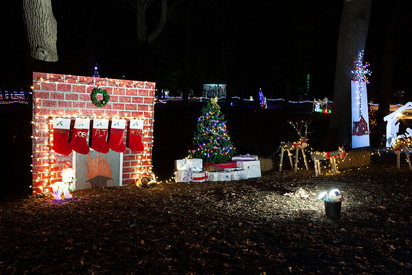 Elgin Park Christmas light display