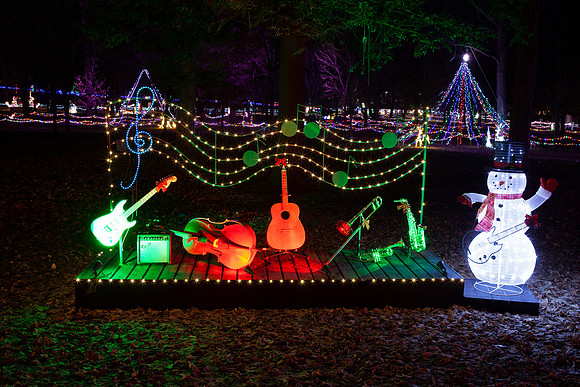 Elgin Park Christmas light display