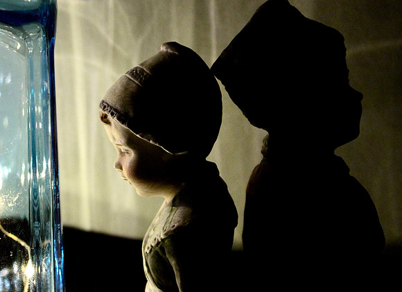 Mary - Dutch Girl Reflecting Light - Shadow/Silhouette